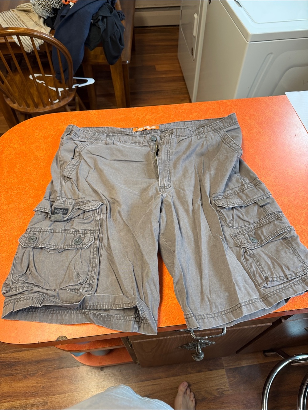 Lee Men's Gray Cargo Shorts with Multiple Flap Pockets